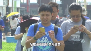 低頭族小心頸椎在哀號　醫：血管阻塞引頭痛頭暈