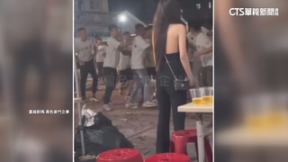 北港媽遶境　民眾起口角當街開打　警快打部隊壓制