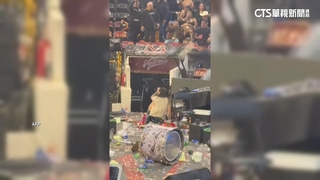 墨歌手不唱「頌揚販毒集團」歌曲　遭觀眾丟垃圾轟下台