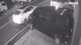 男酒駕連撞路邊2車　想徒步落跑車主緊跟報警抓人