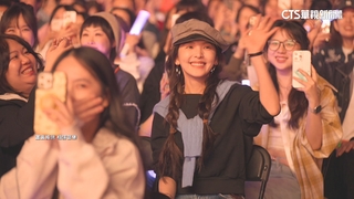 「難哄」女主角現身演唱會　追星五月天待到最後