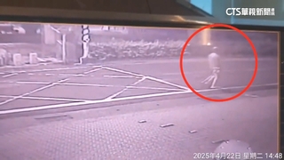 少女遭尾隨！　陌生男戴手套逼近　住戶見狀出聲制止