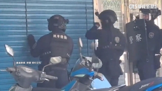 攻堅破門耗時逾3分鐘　警：大門7道門栓增加難度