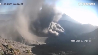 哥斯大黎加火山噴發畫面曝　火山灰直衝3千公尺