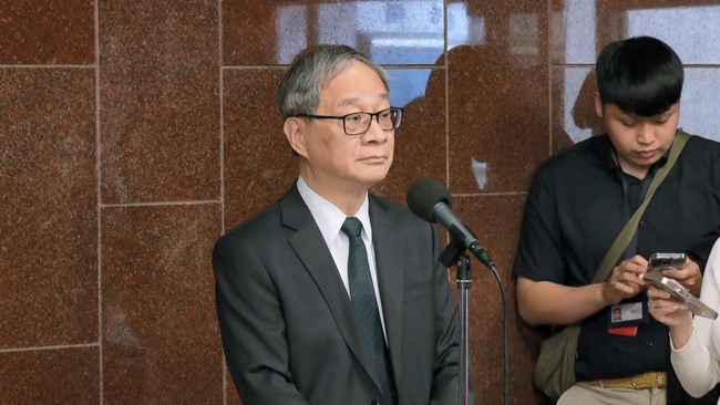 文化部內部信件曝光引議　李遠發公開信抱不平：責任我一肩承擔 | 華視新聞