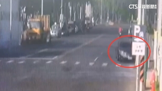 轎車逆向自撞無生命跡象　駕駛緊急送醫救回