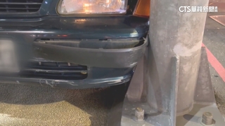 轎車暴衝連撞3機車5傷　7旬婦走人行道也遭波及