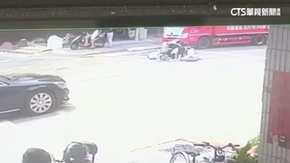 2少女走斑馬線遭撞！　騎士急剎噴飛　警：開罰未禮讓
