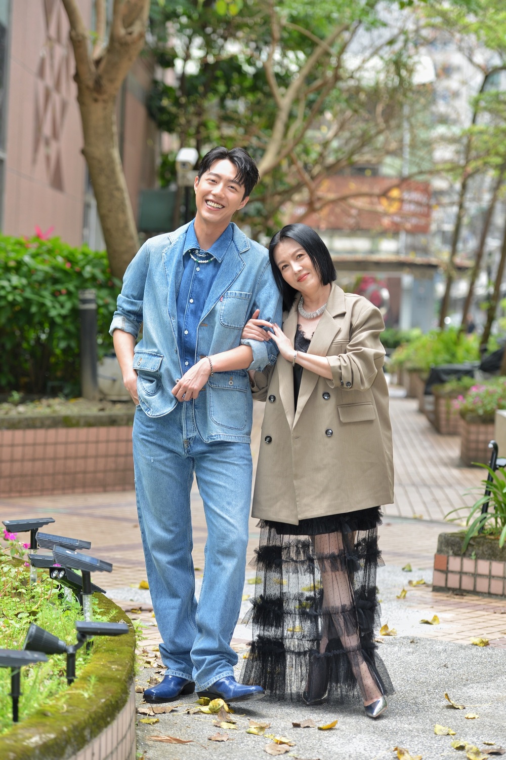 蔡凡熙、苗可麗分享擺攤趣事,虧禾浩辰有偶包。