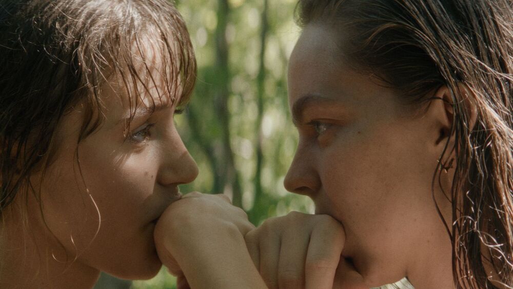 《花漾少女心》(Little Trouble Girls)以保守的修道院為背景,探討女性成長中的自我認同與情慾探索