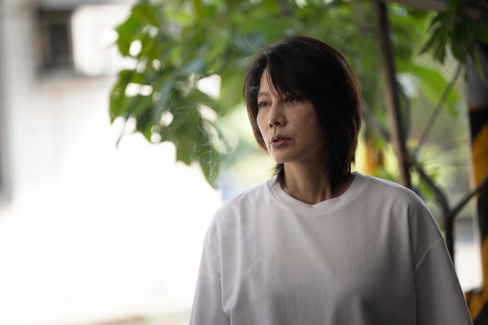 假日主持人藏不倫祕密？鍾欣凌首演「最重小三」火辣滾床 | 《拜六禮拜》水電工楊世美(丁寧飾)