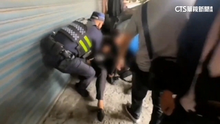 嫌犯持槍闖工廠劫車　與同夥逃2小時被逮