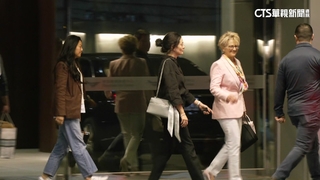 黃仁勳未現身松機！　私人專機先載妻兒女抵台