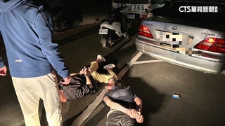 3嫌拒攔查撞警　「車內搜出毒」1人身背11條通緝