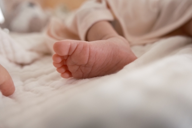 新冠疫情升溫！近萬人上週就診　11個月大男嬰重症進加護 | 華視新聞