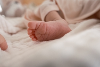 新冠疫情升溫！近萬人上週就診　11個月大男嬰重症進加護