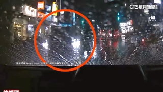 行車糾紛！　男違停被「叭」衝下車亮利器恐嚇　警將追查