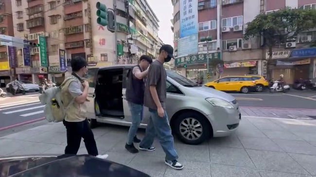 王大陸閃兵案延燒！　藝人陳大天、李銓遭拘提到案 | 華視新聞