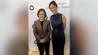 台劇《零日攻擊》哥本哈根民主高峰會世界首映　「2位台灣總統」驚喜相會