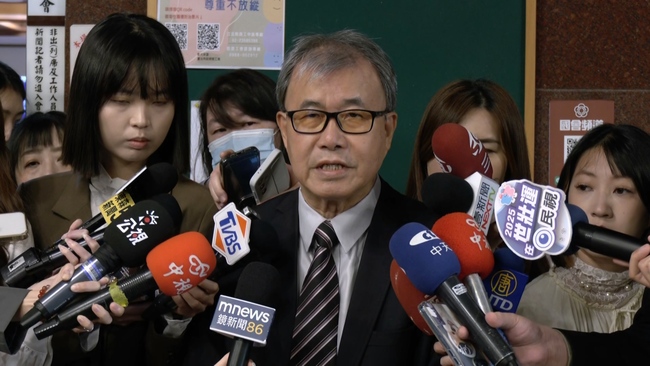 遭稱史上第一人明禁兩岸交流　鄭英耀：這樣的帽子我承擔不起 | 華視新聞