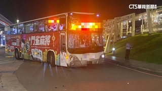 起步就撞牆...桃機國光客運自撞31乘客驚魂