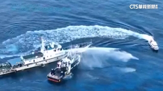 中海警船撞菲律賓船還射水砲　菲政府痛批傷害平民