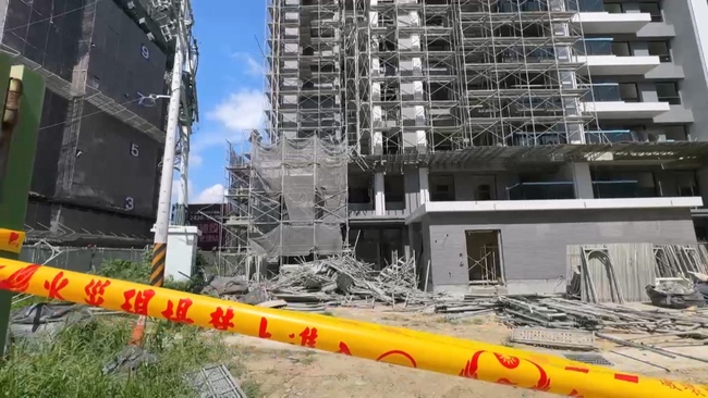 台中工地鷹架突倒塌！　4工人墜落2命危2傷 | 華視新聞