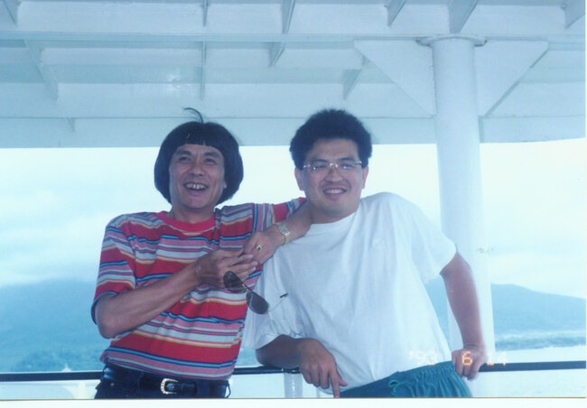 「AI豬哥亮」單曲引網友感動喊：活派又贏了　「豬哥亮長子」謝順福曝珍貴父子合照 | 華視新聞