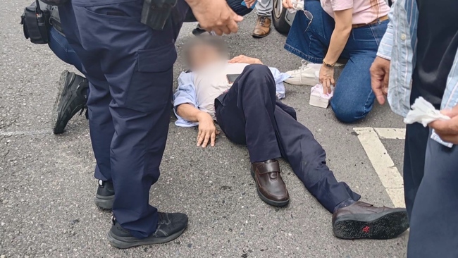 「未考過駕照」　北市78歲翁暴衝釀8傷　身分被挖出 | 華視新聞