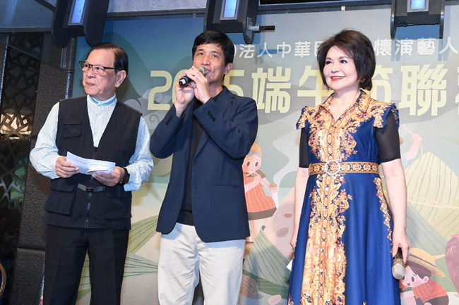 「114年關懷演藝人員端午佳節餐會」百位資深藝人齊聚敘舊 熱鬧合唱歡慶端午 | 華視新聞