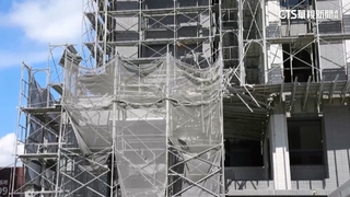 鷹架塌搶快拆除出事？　專家：鷹架「繫牆桿」拆過多致結構不穩