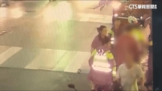 不滿兒被吼！　父持利器理論　當街作勢揮砍嚇壞路人