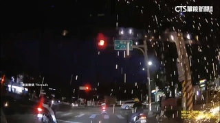 砰！電桿爆炸火花四濺　桃園蘆竹.屏東恆春接連發生