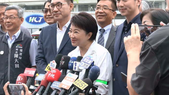 朱立倫首表態「願交棒」　盧秀燕笑臉回：上班不談政治、不談選舉 | 華視新聞