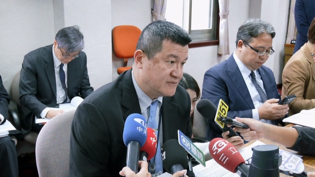 清查中國身分證　內政部證實第二波鎖定「公職與公立學校教師」 | 華視新聞