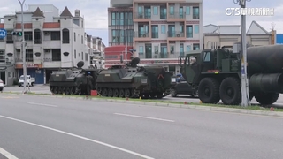 台東裝甲車拋錨阻道！　搶修後排除故障續通行