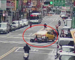 車轉彎前少做一動作害騎士受傷　提告過失傷害罪成立