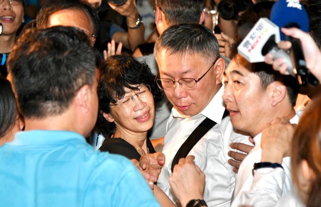 陳佩琪「心情不好就看賴清德臉書」　曝柯文哲傳話「打倒綠共拯救台灣」 | 華視新聞