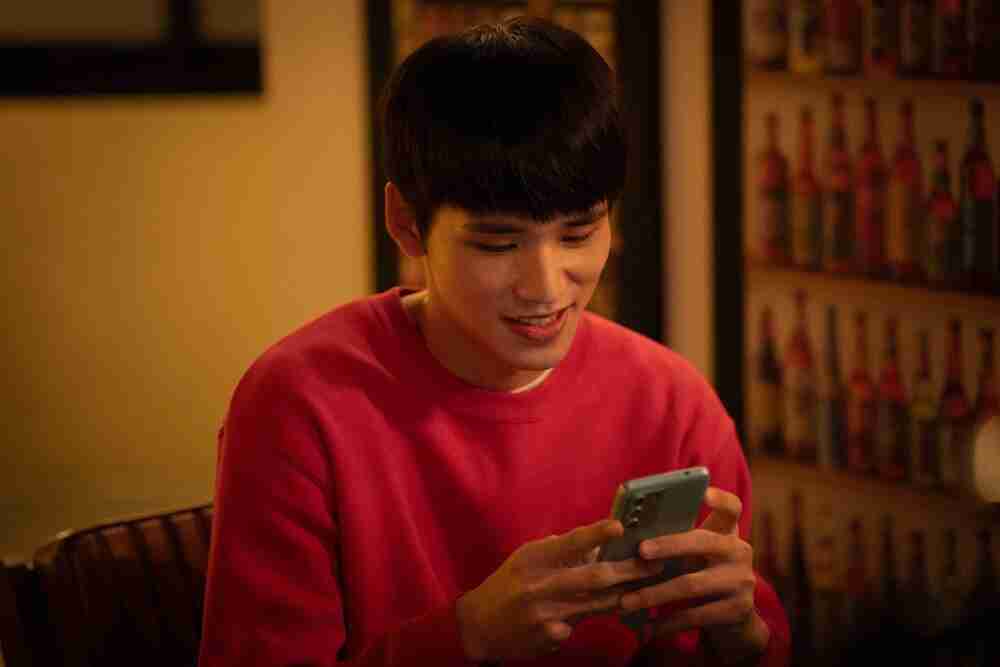 《拜六禮拜》鬆一咧！孫淑媚攜手乱彈阿翔打造最chill主題曲 | 王品澔飾演周瑞秋的兒子孫曉健