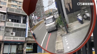 車停出入口旁「視線死角」事故頻傳　住戶：籲劃紅線