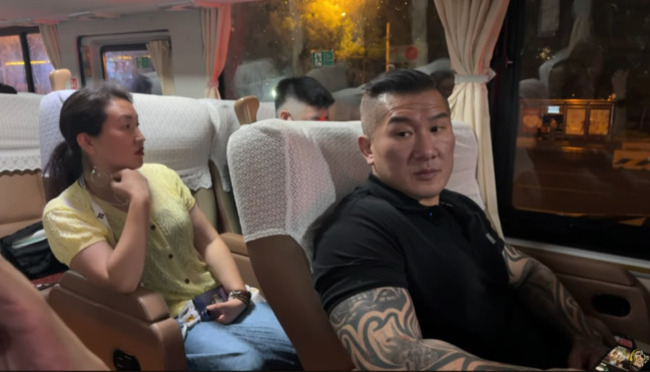 偷臭館長？八曜和茶推「剛好800元奶茶套組」　引網朝聖：曜怎麼輸 | 華視新聞