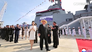 北韓出包軍艦重新下水　金正恩親自主持下水儀式