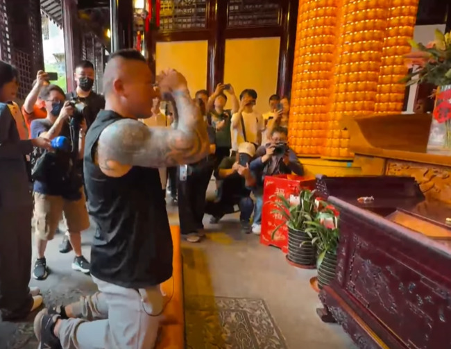 館長才求上海城隍爺「救救柯文哲」　柯文哲延押2個月　網翻一事：不要亂拜 | 華視新聞