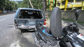 轎車失控！　連撞12車致2人送醫　肇事駕駛：剎車失靈