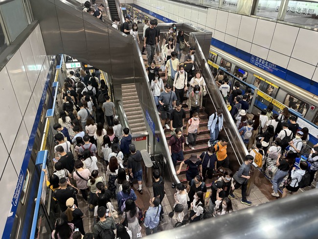 上班尖峰！板南線「列車異常」延誤至少15分　北捷曝原因 | 華視新聞