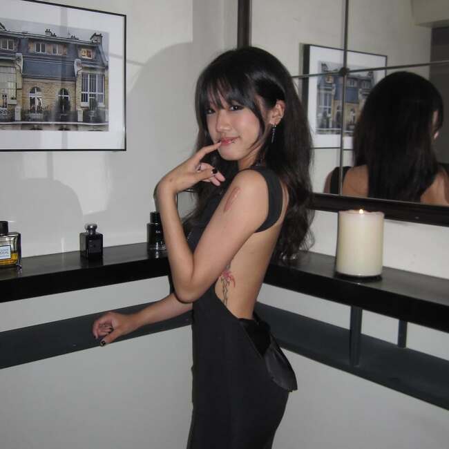 梧桐妹20歲了！大曬「超辣美背、刺青」賈靜雯爆：「滿滿存款」可用 | 華視新聞