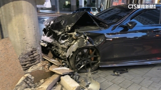 衝撞KTV梁柱車頭毀　肇事男逃600公尺還拒酒測