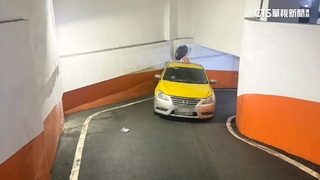 男酒後醉倒車道遭輾！送醫氣血胸.意識不清