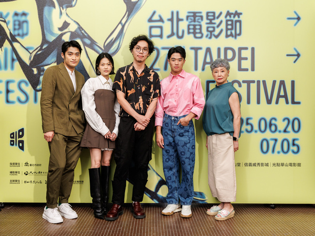 《河鰻》譜社子島魔幻寓言！台灣首映導演朱駿騰近鄉情怯 | 華視新聞