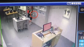 60秒偷3支i16　店家PO監視器抓賊！警鎖定涉案人